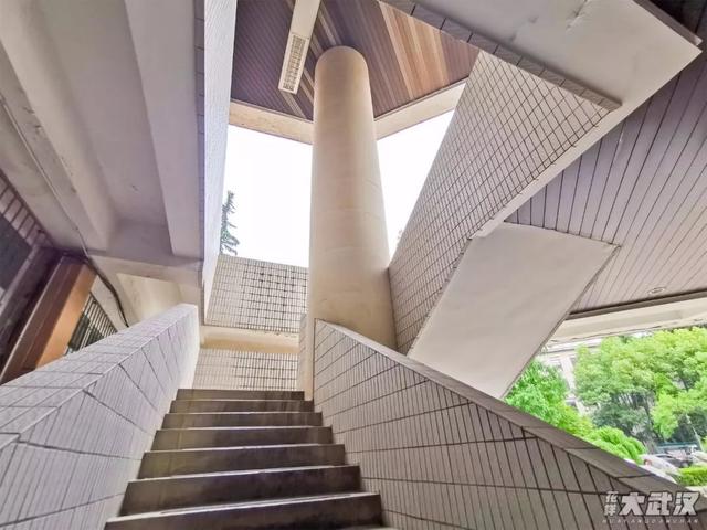 武汉科技大学，神一样的大学