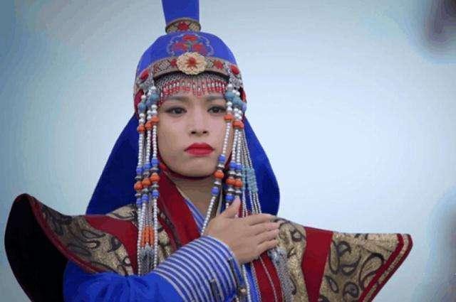 蒙古大汗去世，32岁王妃下嫁7岁孩童，孕育八个孩子，统一蒙古