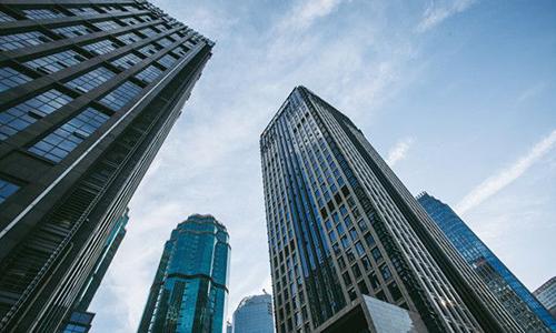 房企“投降”，铆足劲“以价换量”，楼市怎样