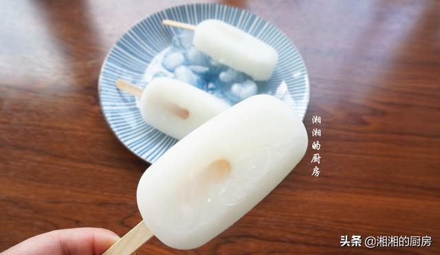 自制老冰棍，用的是家家都有的材料，满满都是童年的味道