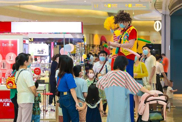 武汉金地广场“金粉节”再度来袭，可盐可甜嗨玩一夏