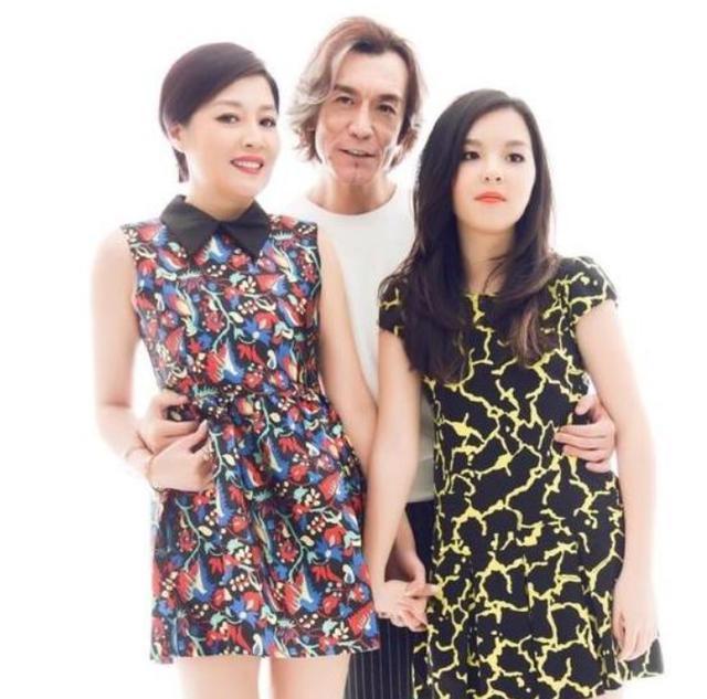 2018年，李咏客死异乡不愿回国，哈文含泪说出难