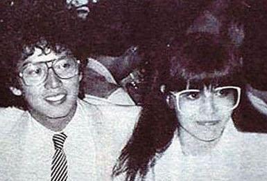 “坐拥双妻”谭咏麟，30年原配被抛弃，朱咏婷：