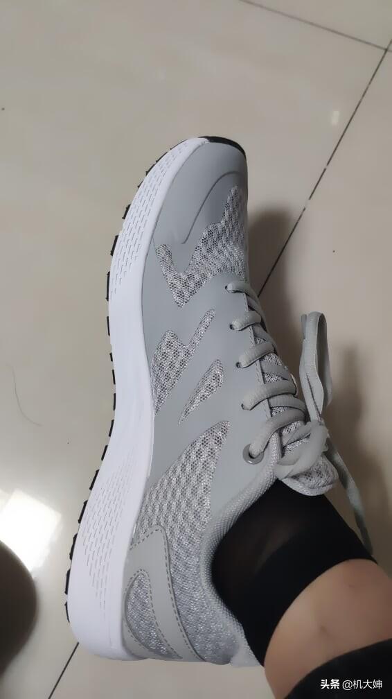 小米有品上架“裸奔”感跑鞋！147g，99元3000+好评