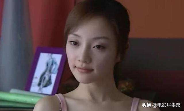 贾乃亮春风满面看女儿，与甜馨打羽毛球挥汗如