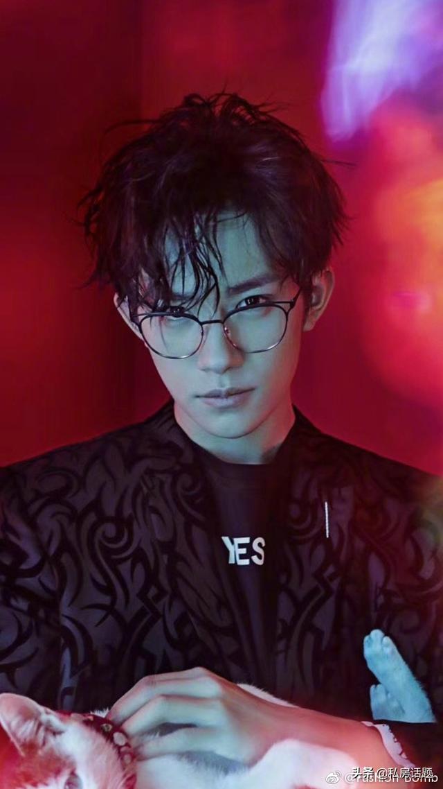 易烊千玺，一个被娱乐圈宠爱的人，你喜欢吗？