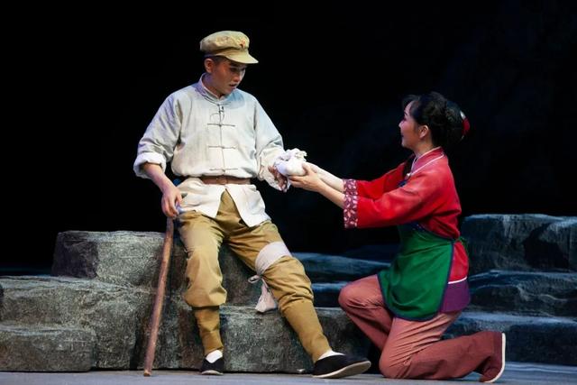 &ldquo;红心向党永歌唱&rdquo;主持人月阳与豫剧《红嫂颂》部分主创畅聊台前幕后