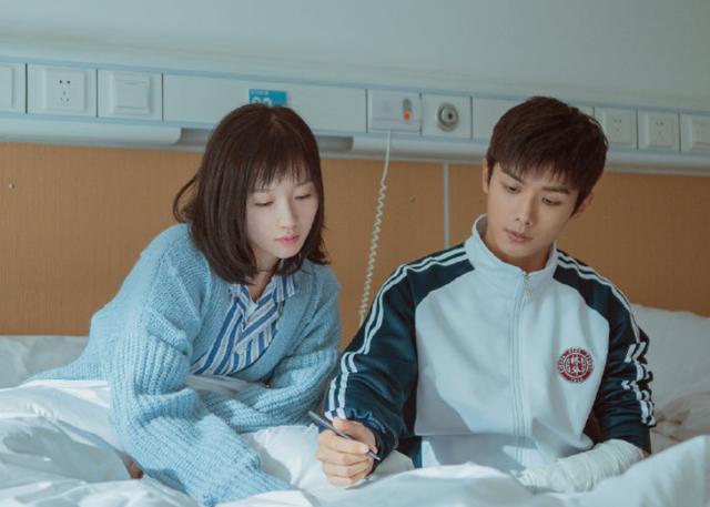 又一青春爱情剧开播！短短一天收视迅速破亿，