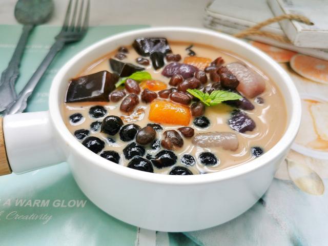 一杯网红奶茶28元，自己在家做超简单，料足成本低，一杯管饱