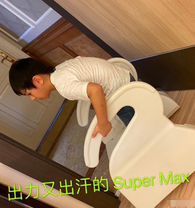 吴尊带儿女花20天整理一卡车旧物捐赠，max手臂磕青坚持干活超暖