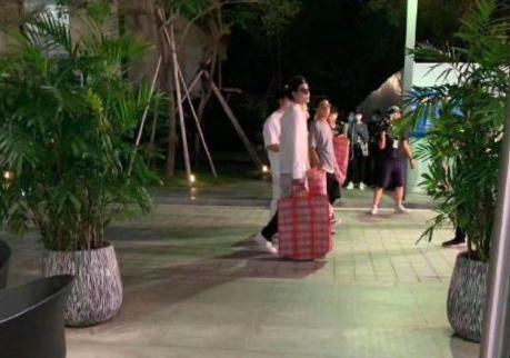 《青簪行》杨紫杀青，被曝将跟徐峥合作，吴亦凡却还在忙拍摄？