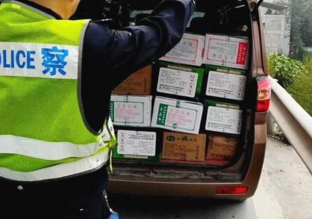 用SUV拉大葱，交警查到扣3分罚200，自己的东西都不能做主？
