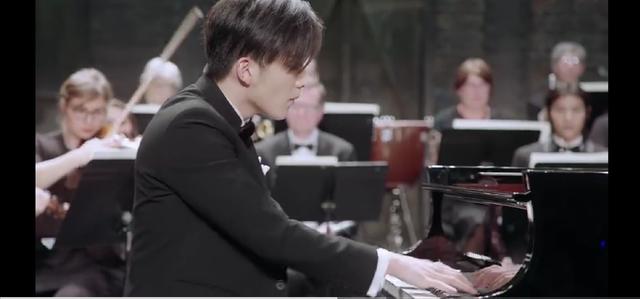 不惧现实，执梦前行，《蜗牛与黄鹂鸟》想告诉