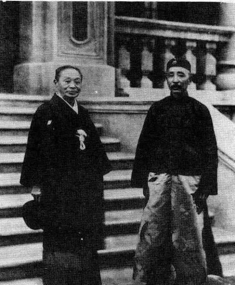 为了当汉奸，他把自己女儿送日本人玩耍，还活