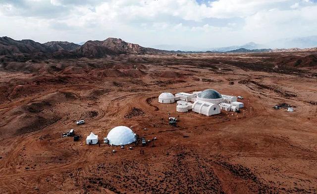 火星探测任务临近！网友脑洞大开：种地，建房，采矿……都安排上