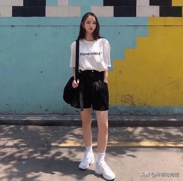 比“吊带”还撩的短上衣来了！男朋友都把持不