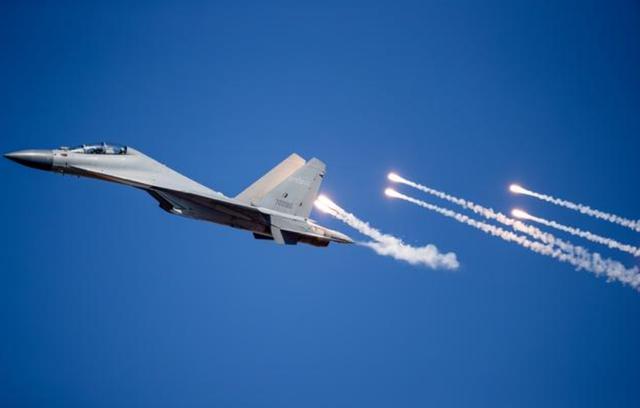 都有五代机了，为什么还要生产歼16？专家：有些事歼20做不到