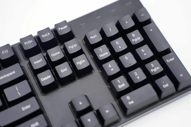 “年轻人的第一把机械键盘”，小米机械键盘到