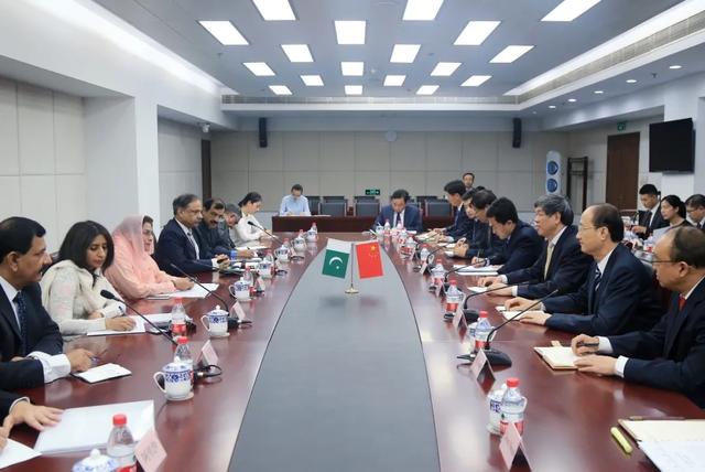 �����й���Ϊ�ΰͻ�˹̹�������Ƿ�չ���������ڲ�ԭ��Σ������