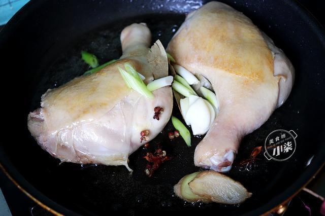 鸡肉这样做太香了，不油炸，不用烤箱，鲜嫩多汁，吃一次念念不忘