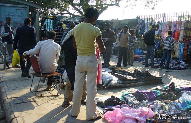 地摊时代来袭！实体店心慌脚乱，失业的有福了