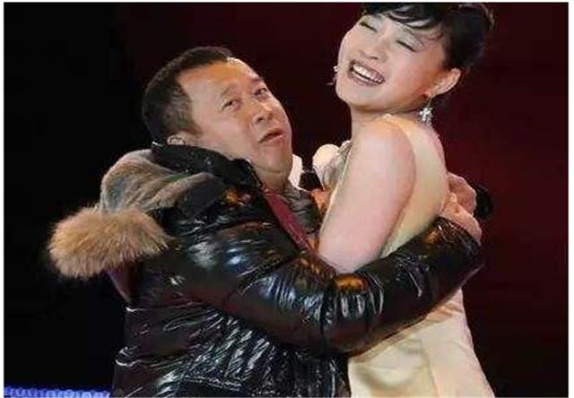 风流成性公然“揩油”，曾志伟为何没被制裁？