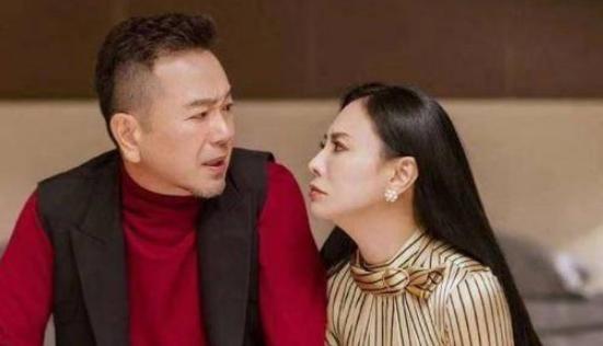 她是台湾性感女神，二婚嫁小13岁老公闪离，今53岁活得自在