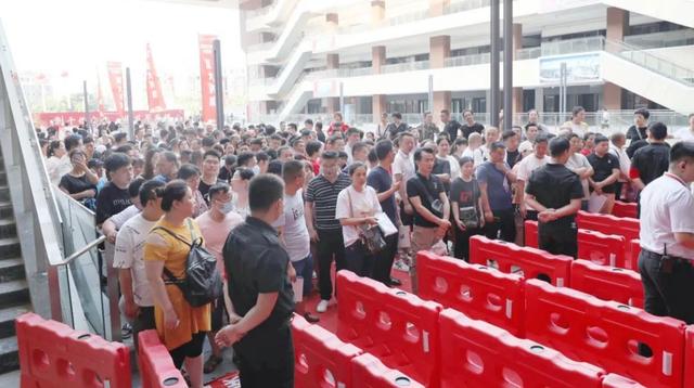 “真正的公平、公正、公开！”新洪城大市场首场分铺活动圆满结束