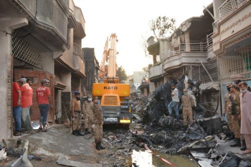 巴铁国际航空约150名飞行员被停飞