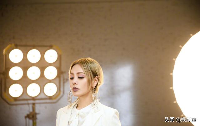 《姐姐》四分组公布，王丽坤淘汰后，宁静组迎最强补位，稳拿第一