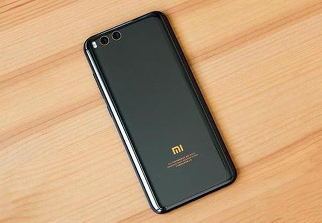 雷军不再“耍猴”，钉子户小米6更新MIUI12，米粉不吐不快
