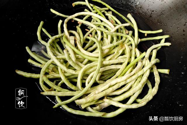 夏天吃这饭正当时，简单一焖好吃养胃，放开肚子吃都不担心血糖值
