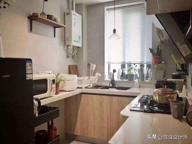 这些迷你的小户型厨房，颜值是真的高，收纳也足够多