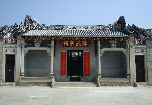 “求神拜佛”还是“自我修行”？什么才是与神
