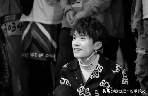 易烊千玺发图打卡端午，完美逆袭，三小只中发展最好的吗？