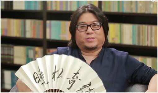 薇娅年轻时照片曝光，曾与成龙同台，却放弃娱乐圈，如今年入20亿