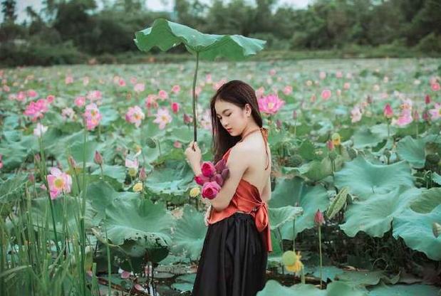 離婚七年前夫終於明白了，拋棄糟糠之妻帶來的後果，他承受不起