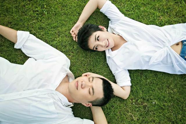 马伊琍黄奕17年后同框，走出婚变的她们成《还珠