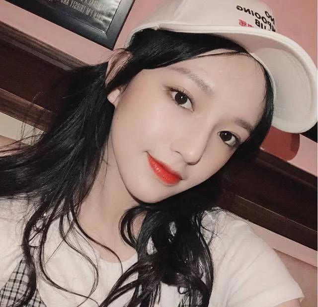 程潇不能没有刘海，孟美岐不能不画眼线，鞠婧祎不能没有什么呢？