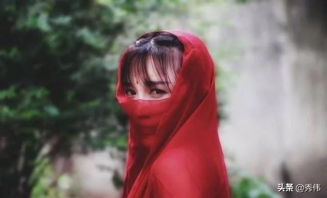 隐居山林过心中向往的生活，李子柒不忘初心，