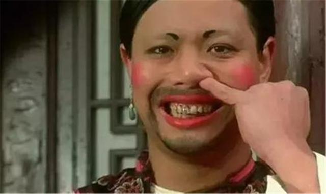 周星驰强捧的丑角，身价过亿被老婆一夜败光，儿子很帅不离不弃