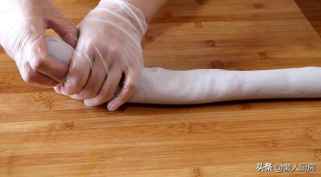 不需要油炸，教你芋头的新做法，配上猪肉馅，吃起来那叫一个香