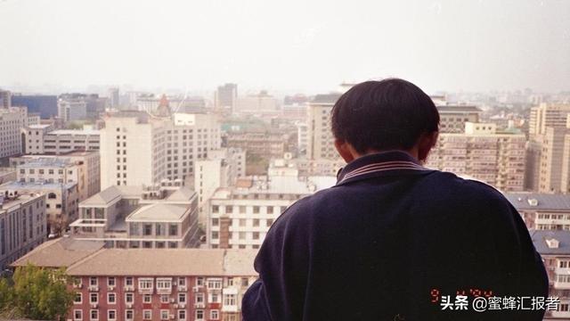 更新|易烊千玺ins更新 化身职业摄影师