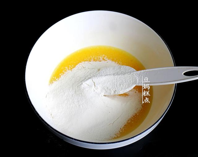 这个蛋糕方子，我家隔3差5做，当早餐太赞了，入口又软又润