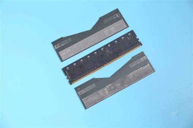 特挑海力士C-DIE颗粒！XPG龙耀D50 3600MHz内存评测：稳超4500MHz