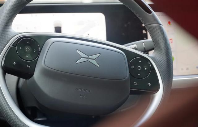 近乎無限可能的進化能力，智能汽車代表作小鵬P7