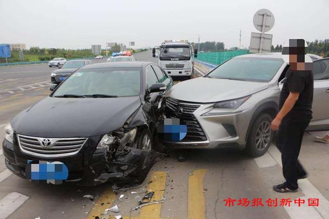 为图省事收费站区内乱调头，操作不当引发交通事故负全责
