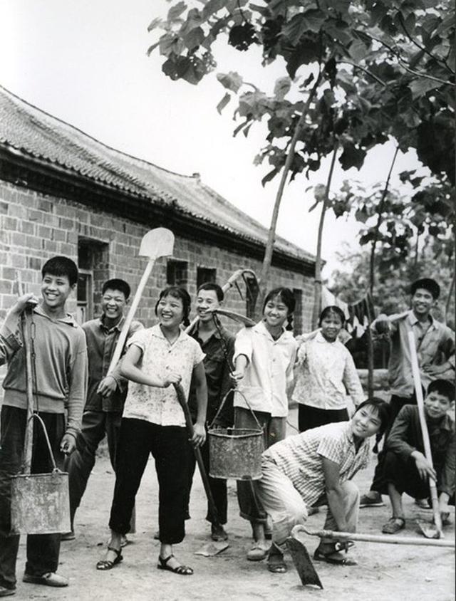 1977年恢复高考的浙江状元，考上清华，如今投资