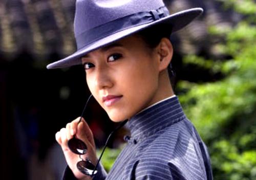 黄金荣有一支秘密部队，都是清一色的美女，为