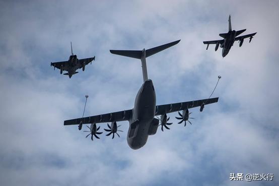 欧洲的标准运输机！能当加油机的A400M！西方最大